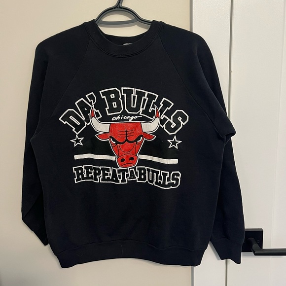 Vintage Chicago Bulls Sweater from Championship Era - Picture 1 of 3